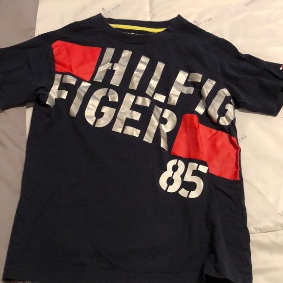 Tommy Hilfiger Tshirt size 8/10 - Picture 1 of 4